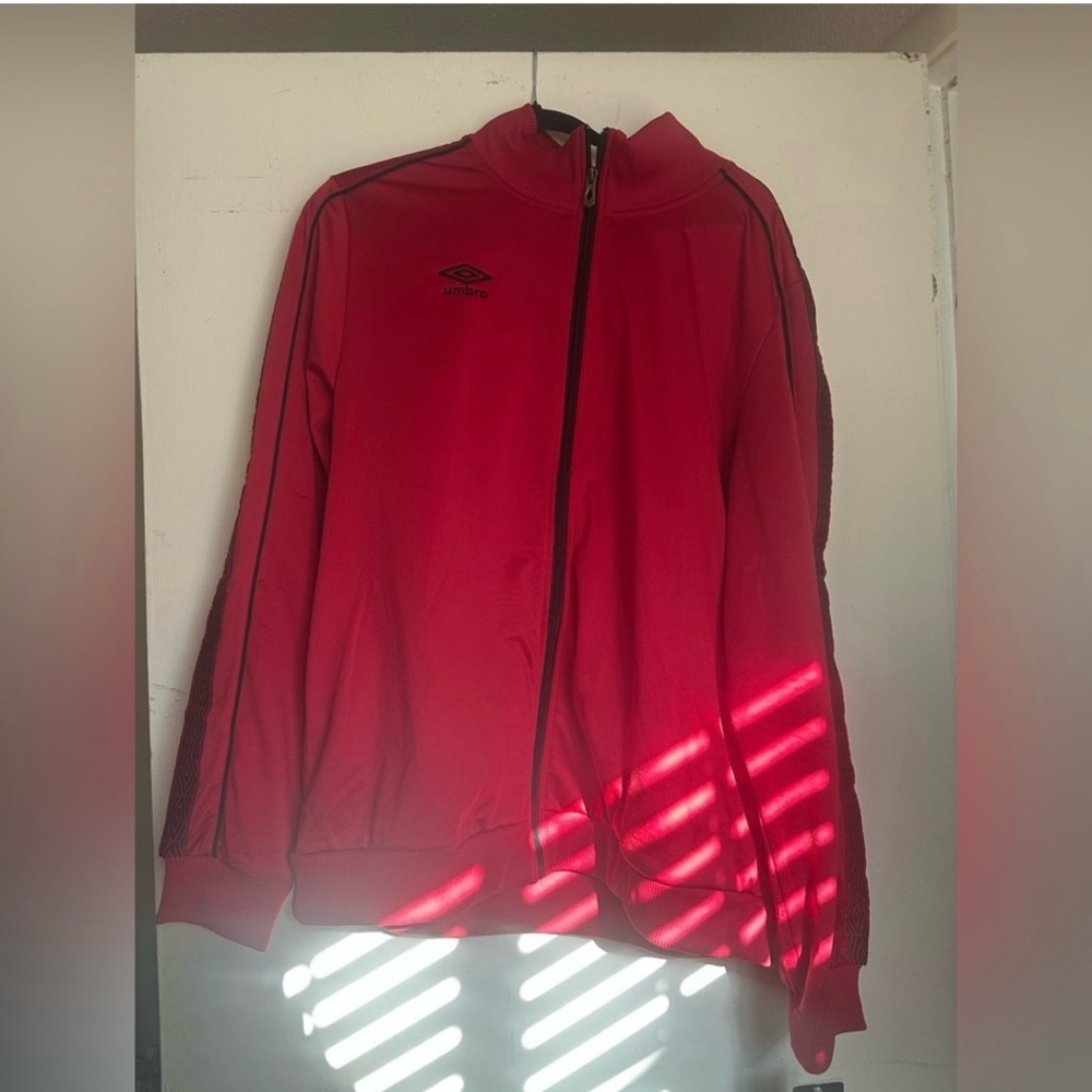 Men’s Umbro Red Track Jacket Size (XL)